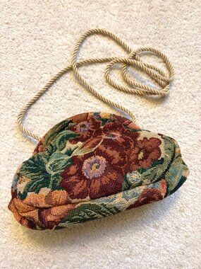Vintage Floral Tapestry Kiss Lock Crossbody Purse Cottagecore Needlepoint
